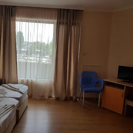 Nikolovi 2* פרימורסקו